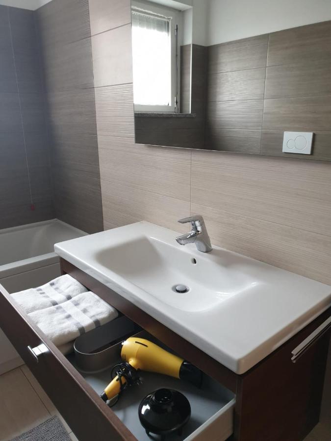 Bovisa New Apartment Милано Екстериор снимка